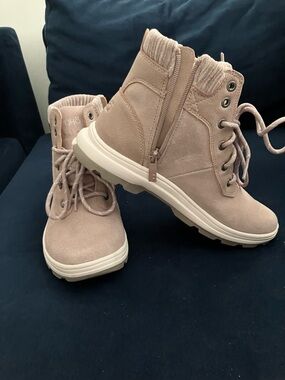 New! Never Worn! Ryka Blush Pink Lace-Up Side-Zip Ankle Brunswick Boots. 7 1/2